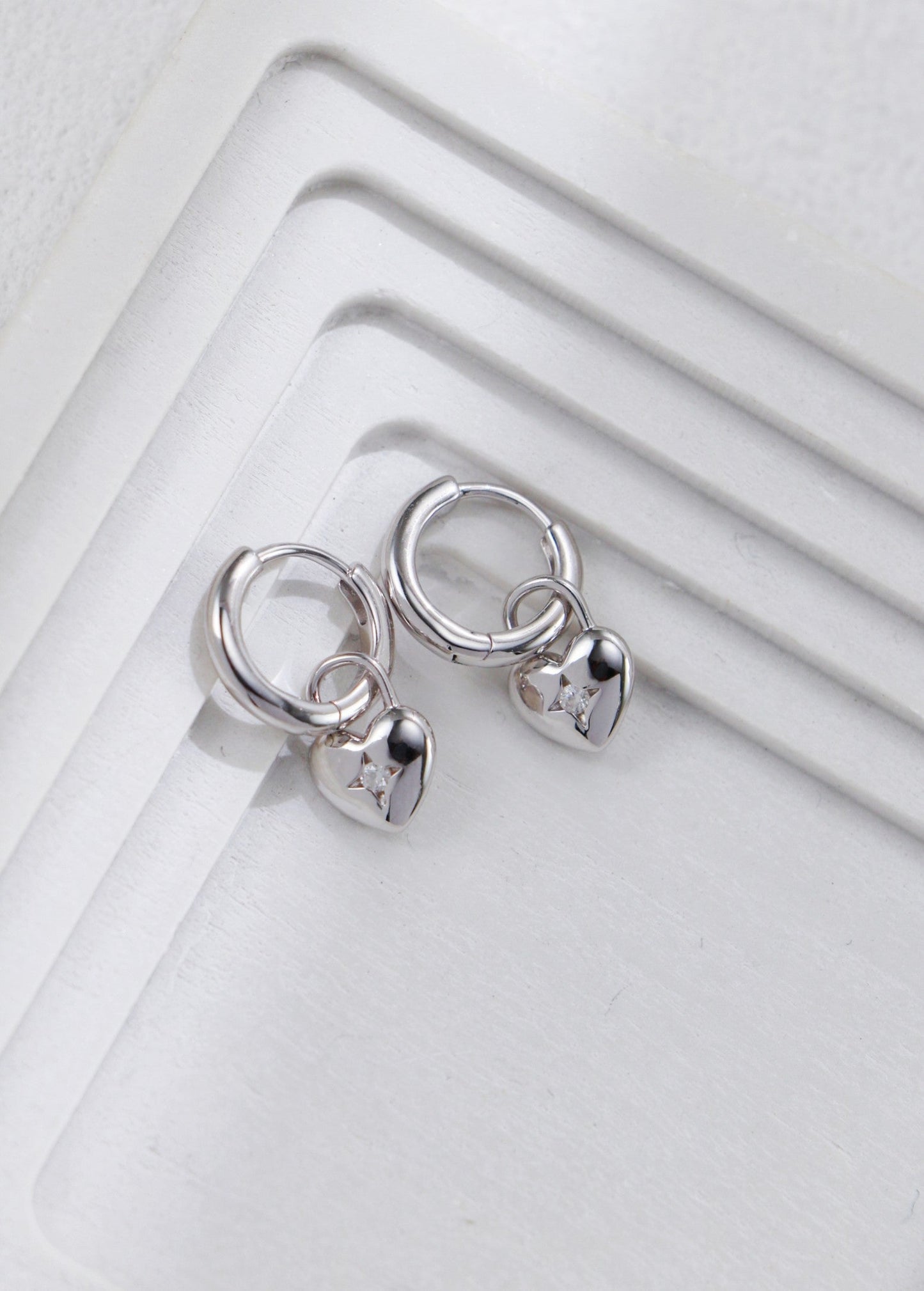 Heart-shaped Zirconia Earrings-1