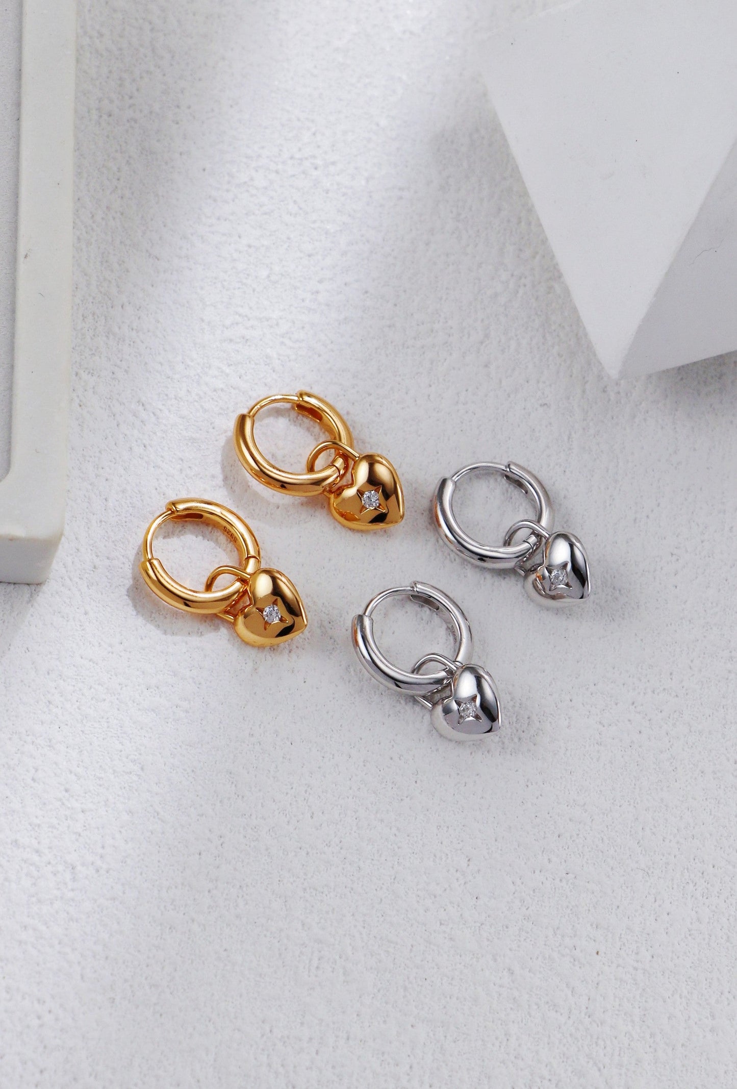 Heart-shaped Zirconia Earrings-0