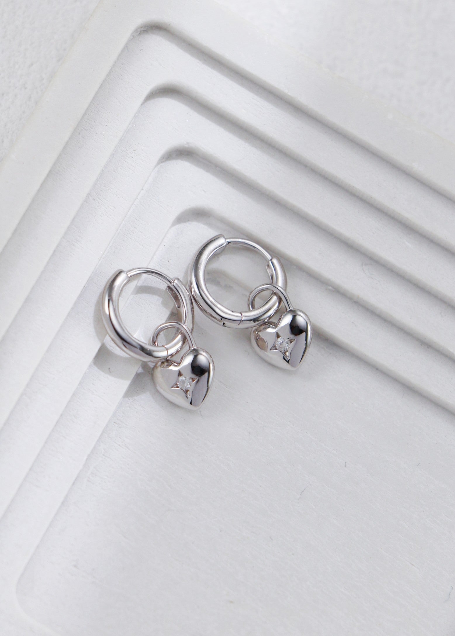 Heart-shaped Zirconia Earrings-1